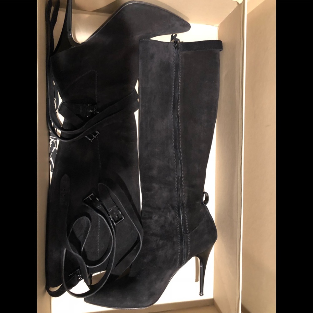 Burberry black boot